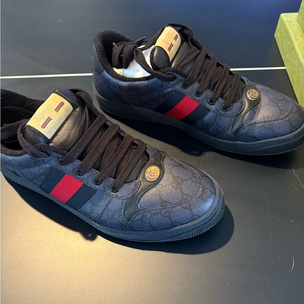 Gucci Men's Black and Red Sneakers - Picture 6 of 8
